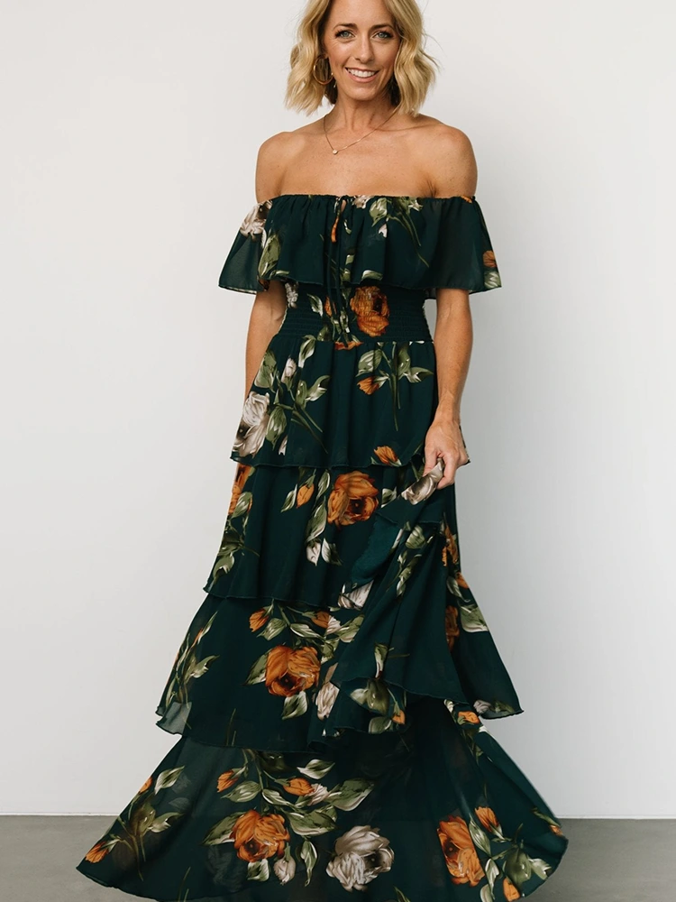 Vestido largo con hombros descubiertos y estampado floral de verano